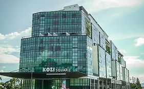 Regatta Suites Hotel At Kozi Square Кучинг Exterior photo