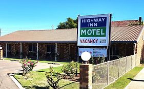 Highway Inn Motel Хей Exterior photo