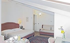 Hotel Kursaal Пасиняно сул Тразимено Room photo