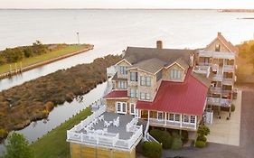 The Burrus House Inn Waterfront Suites Мантео Exterior photo