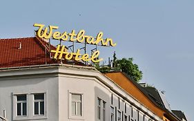 Hotel Westbahn Виена Exterior photo