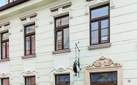 Garni Hotel Virgo Братислава Exterior photo