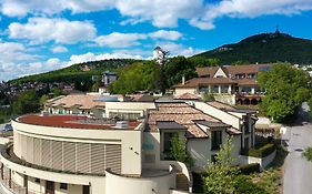 Hotel Zlaty Klucik - Golden Key With Luxury Spa Нитра Exterior photo