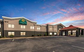 La Quinta Inn By Wyndham Decatur Alabama Exterior photo