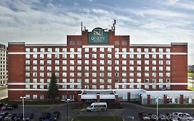 Embassy Suites By Hilton Montreal Airport Пойнт-Клер Exterior photo
