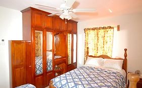 Jgs Tropical Apartments Краун Пойнт Room photo