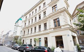 Traditional Apartments Vienna Tav - Entire Exterior photo