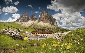 Passo Sella Dolomiti Mountain Resort Селва ди Вал Гардена Exterior photo