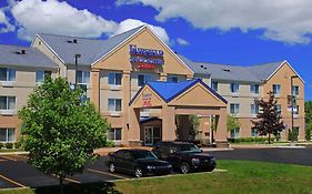 Fairfield Inn & Suites Травърс Сити Exterior photo