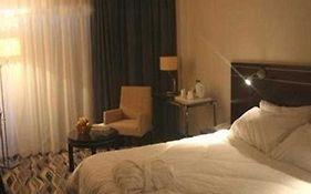 Ramada Hotel & Suites Аман Room photo