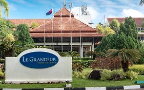 Le Grandeur Palm Resort Johor Кулай Exterior photo