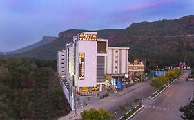 Pai Viceroy Hotel Тирупати Exterior photo