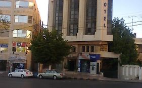 Razan Hotel Аман Exterior photo