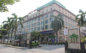 Hotel Gulshan Ампанг Exterior photo