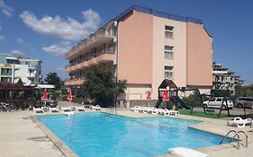 Hotel Black Sea - Breakfast, Pool & Free Parking Обзор Exterior photo