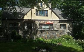 Maurrocks - A Pocono Mountains B&B Маунт Поконо Exterior photo