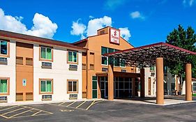 Seasons Inn Травърс Сити Exterior photo