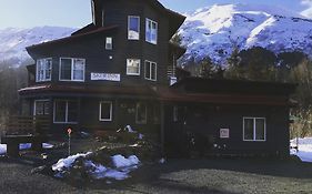 Ski Inn Гърдууд Exterior photo