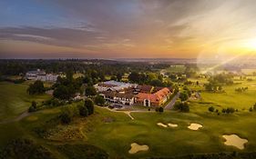 De Vere Wokefield Estate Hotel Рединг Exterior photo