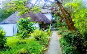 Diani Banda Cottages Диани Бийч Exterior photo