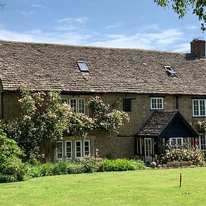 Forthay Bed And Breakfast North Nibley Exterior photo