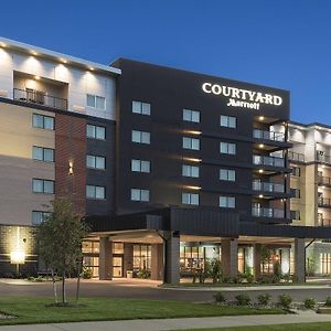 Courtyard By Marriott Mt. Pleasant At Central Michigan University Маунт Плезант Exterior photo