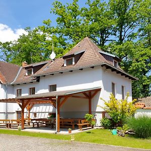 Penzion Pratr Hotel Třeboň Exterior photo