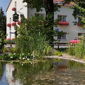 Hotel & Gasthaus Zum Eichenkranz Лукенвалде Exterior photo