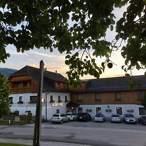 Gasthof Grabenwirt Hotel Ирднинг Exterior photo