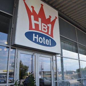 Hb1 Budget Hotel - Contactless Check In Винер Нойдорф Exterior photo