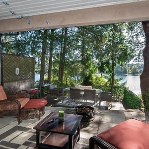 Willow Suite - Lakeside Retreat Виктория Exterior photo