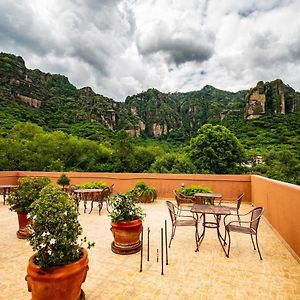 La Piramide Del Tepozteco Hotel Тепоцтлан Exterior photo