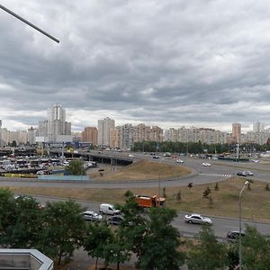 Комфортная квартира на метро Осокорки Apartment Киев Exterior photo