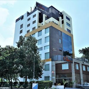 Hotel Coral Star Chandīgarh Exterior photo