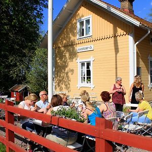 Hajstorp Slusscafe & Vandrarhem Hotel Töreboda Exterior photo