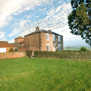 Cundall Lodge Farm Бъроубридж Exterior photo