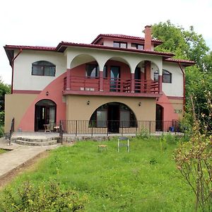 Anuta Hotel Бреаза Exterior photo