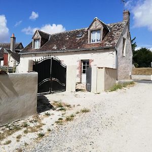 Chambre D'Hote Monthodon Bed & Breakfast Exterior photo