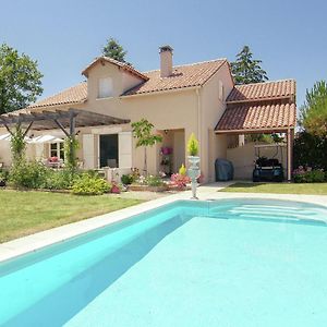 Classy Villa In Ecuras-Rouzede With Private Garden Exterior photo