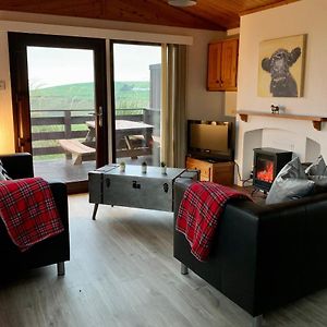 Lodge Cabin With Fabulous Views - Farm Holiday Странрер Exterior photo