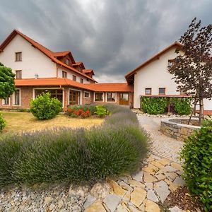 Penzion Muslov Hotel Микулов Exterior photo