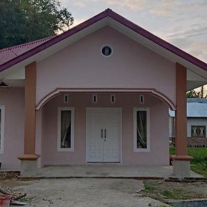 Zahra Syariah Home Stay Букитинги Exterior photo