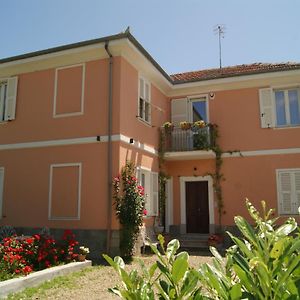 Il Melo Antico - Appartamenti In Villa D'Epoca Nel Cuore Del Monferrato Акуи Терме Exterior photo