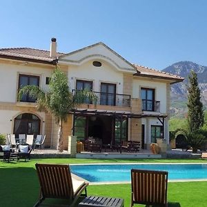 Stunning Private Villa - Beautiful Gardens & Pool Лапитос Exterior photo