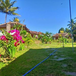 Bale Sebaya Bungalows Сенару Exterior photo