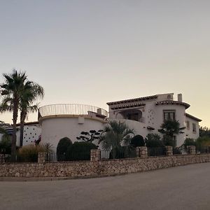 Dulce Carlota Villa Пего Exterior photo
