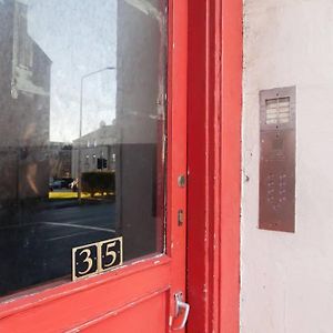 Snug - Logie Baird Apartment Хелънсбърг Exterior photo