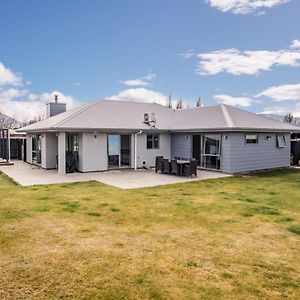 Haven On Hunt - Albert Town Holiday Home Уанака Exterior photo
