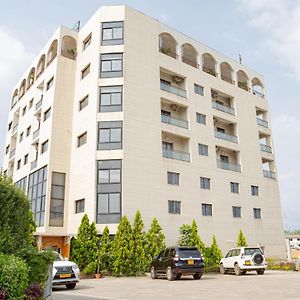 Hotel Hibiscus Louis Либревил Exterior photo