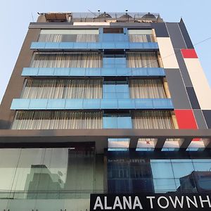 Alana Townhouse Hotel Vijayawāda Exterior photo